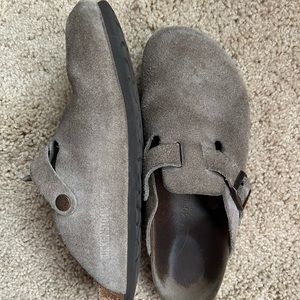 Birkenstock Boston gray suede clogs